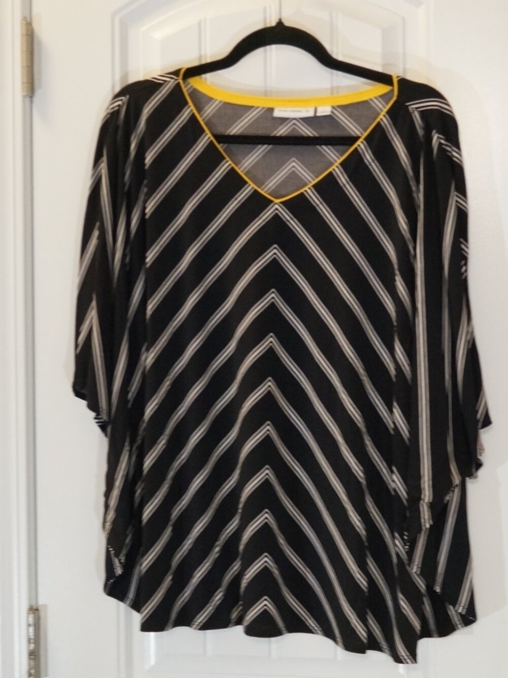 Susan Graver Striped Liquid Knit V-Neck Scarf Top Size Large